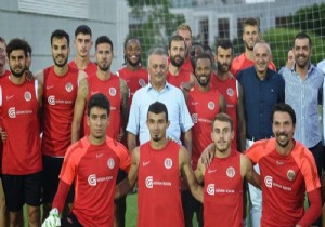 Vali Yazıcı : Antalyaspor'a Başarılarla Dolu Bir Sezon Diliyorum